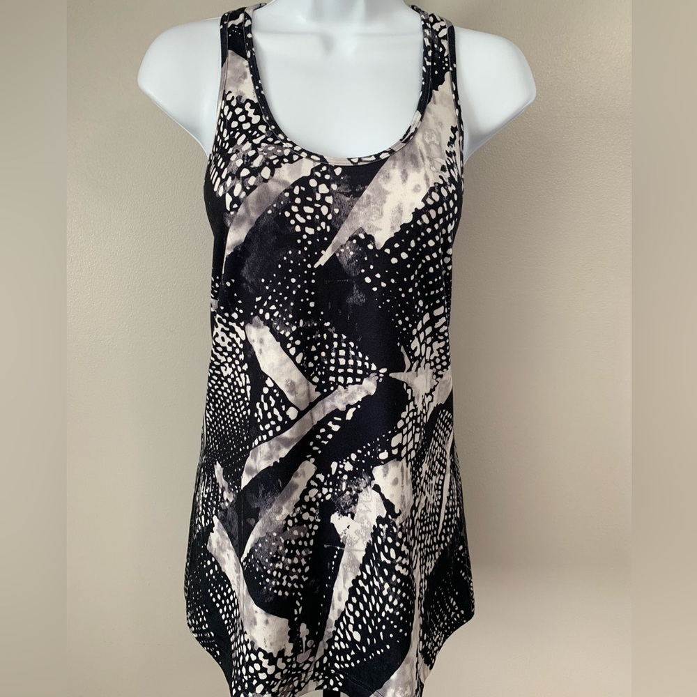 Lululemon Black & White Abstract Women's Tank Top